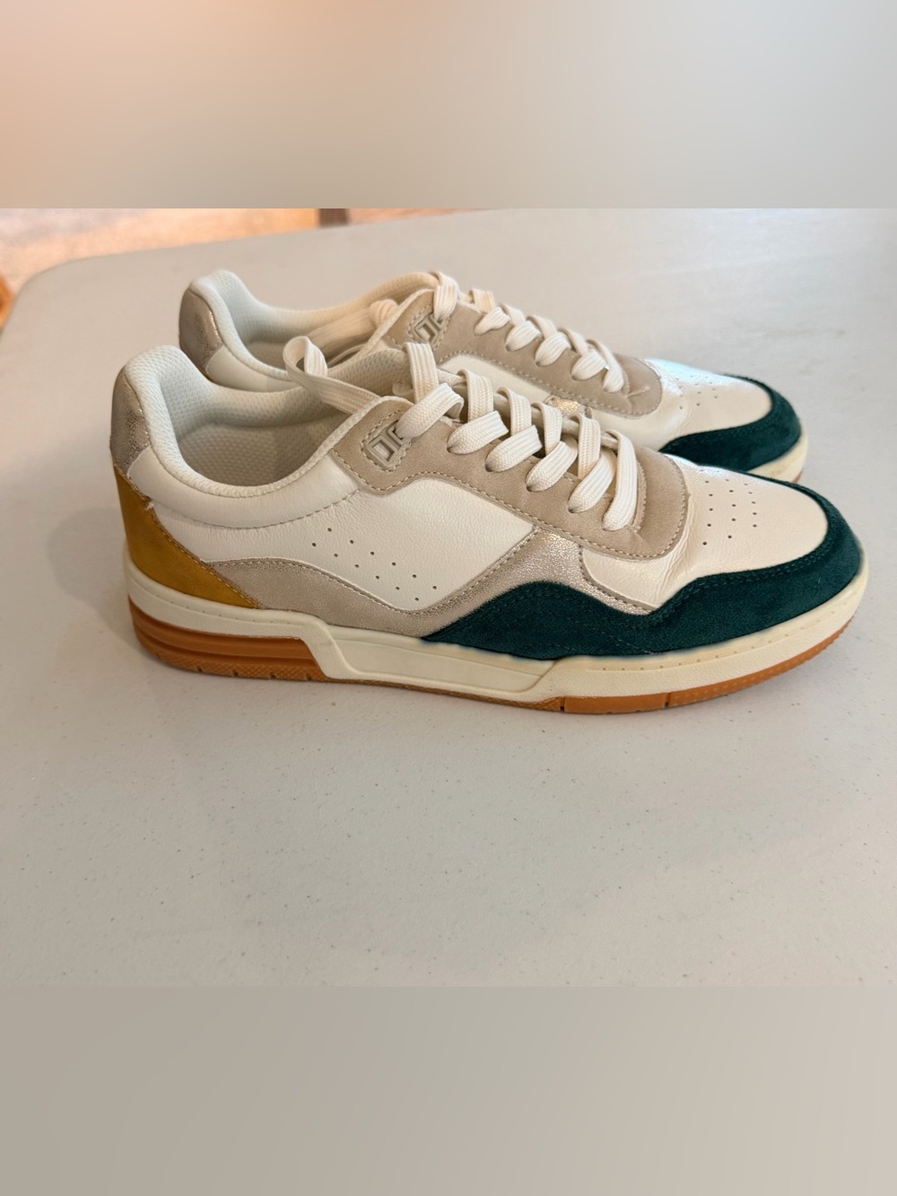 Women’s Sneakers